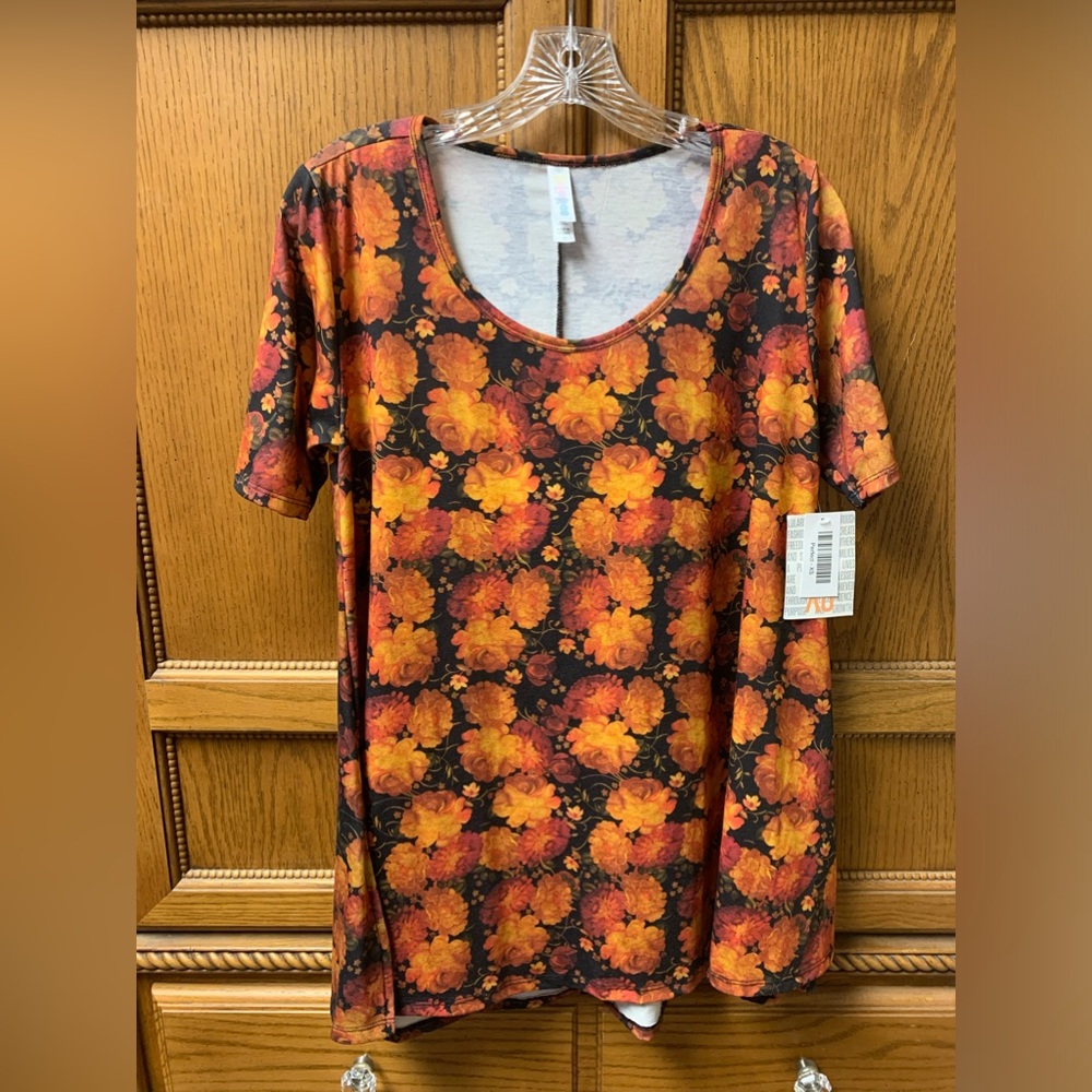 NWT! LuLaRoe Women’s Black Orange Yellow Floral “Perfect” Short Sleeve Tshirt XS